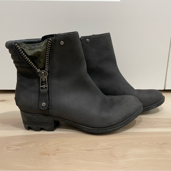 Sorel Shoes - Sorel Booties Women’s 7.5 Black Danica Leather Side Zip Ankle Casual Moto